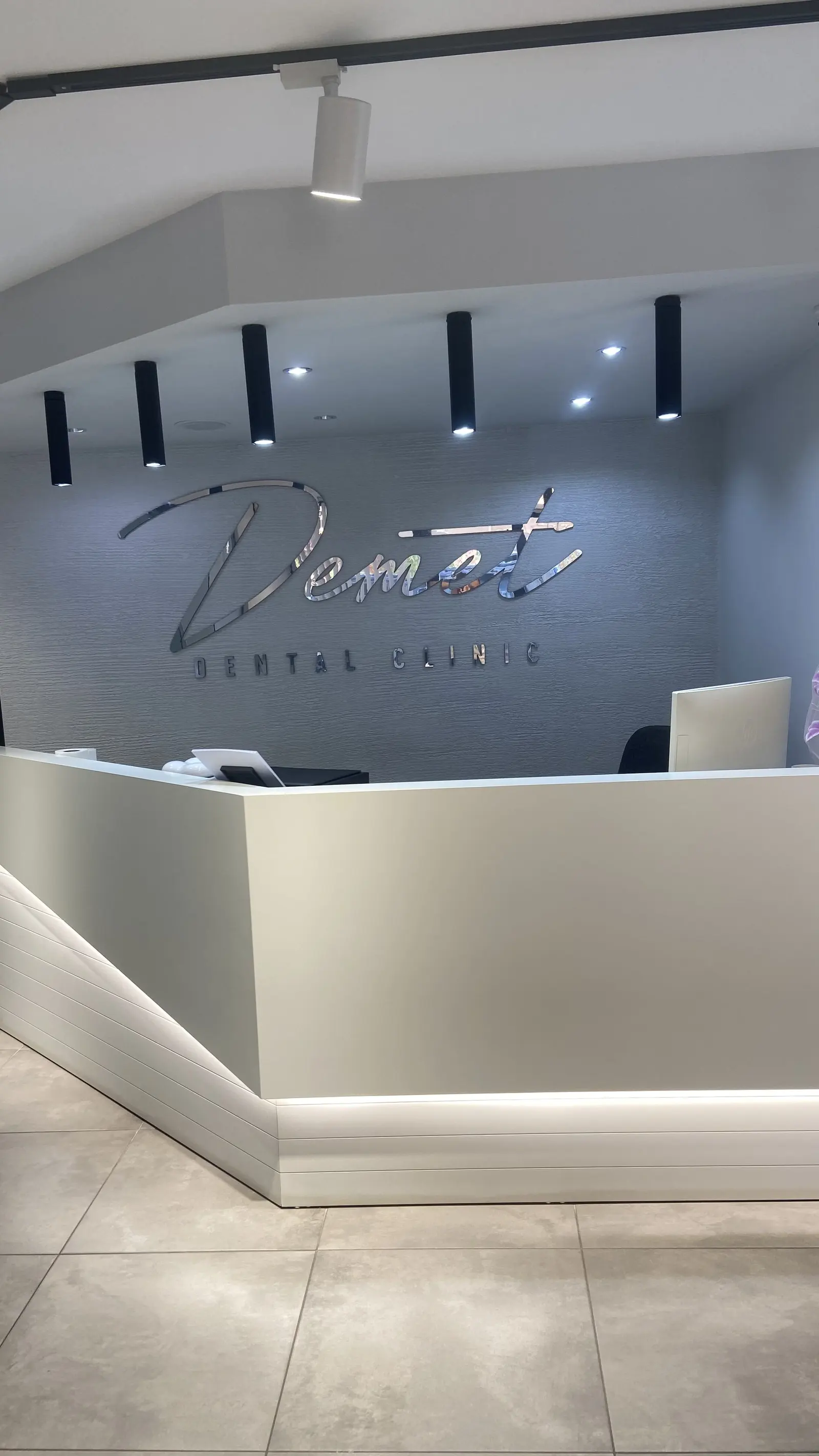 Clinic-provided photograph of Demet Dental Clinic