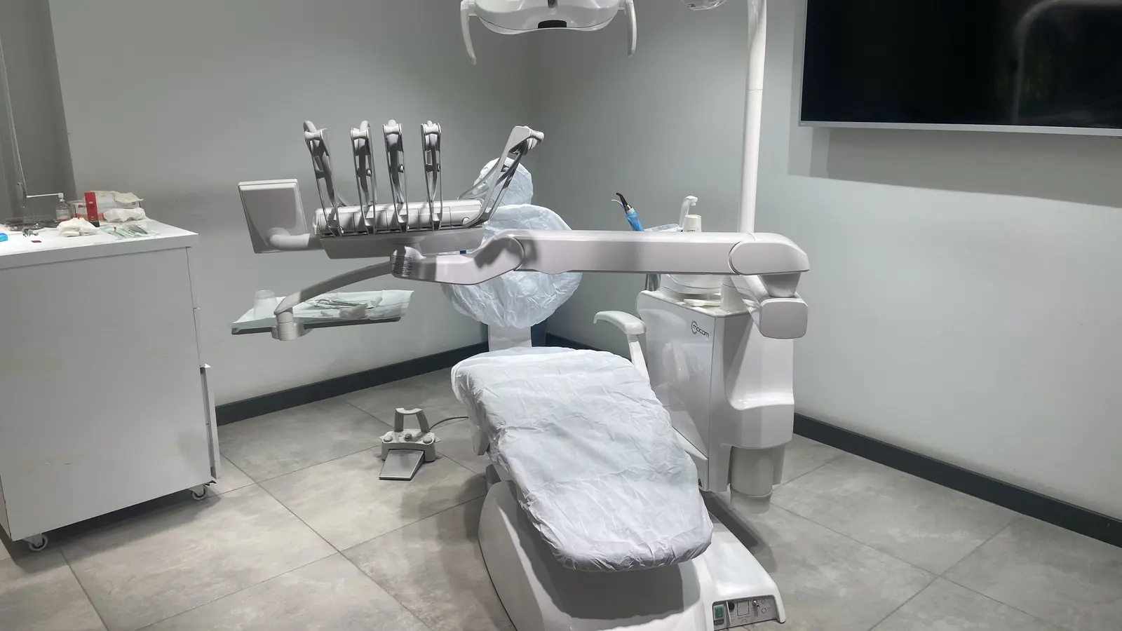 Clinic-provided photograph of Demet Dental Clinic