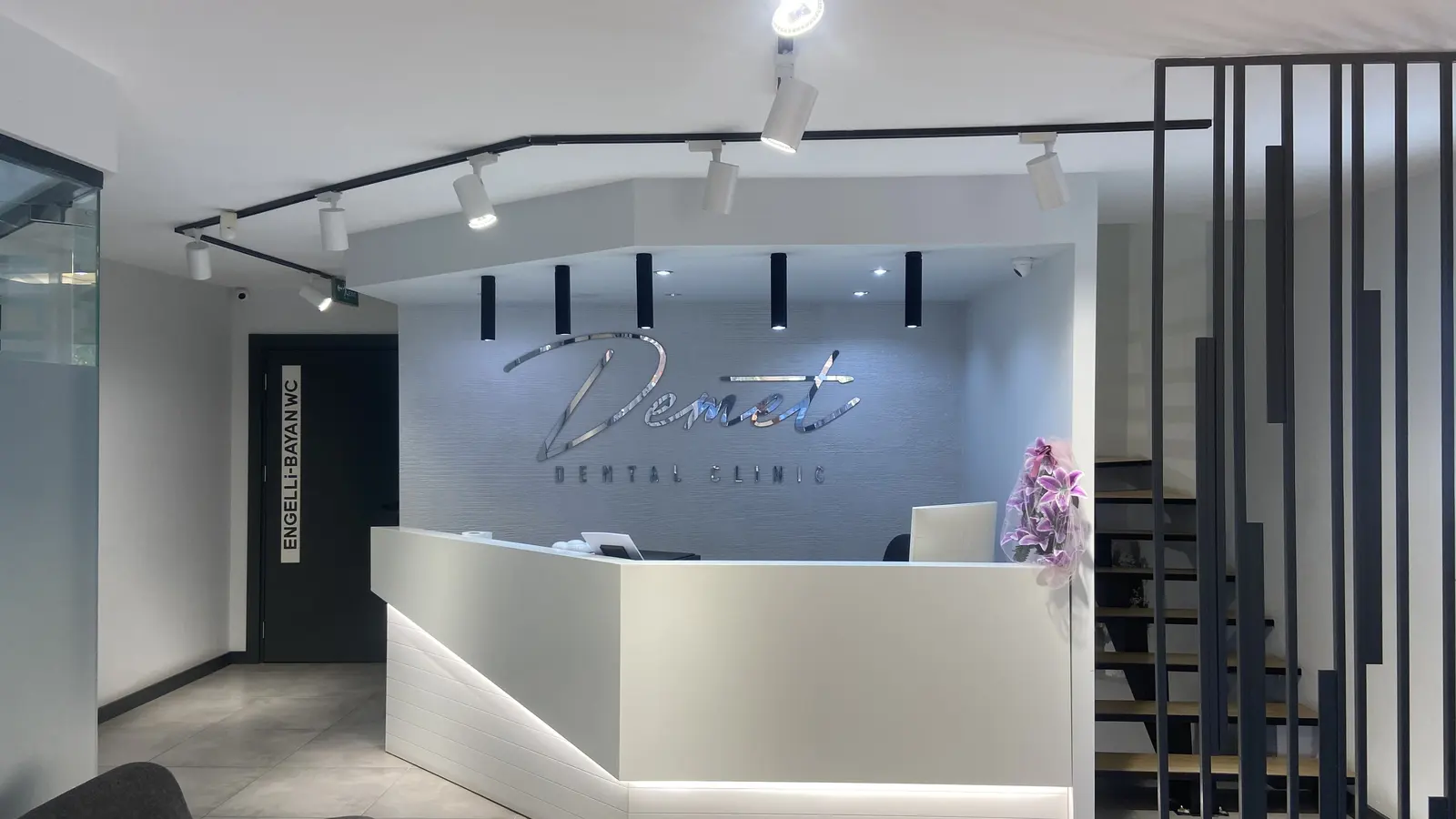 Clinic-provided photograph of Demet Dental Clinic