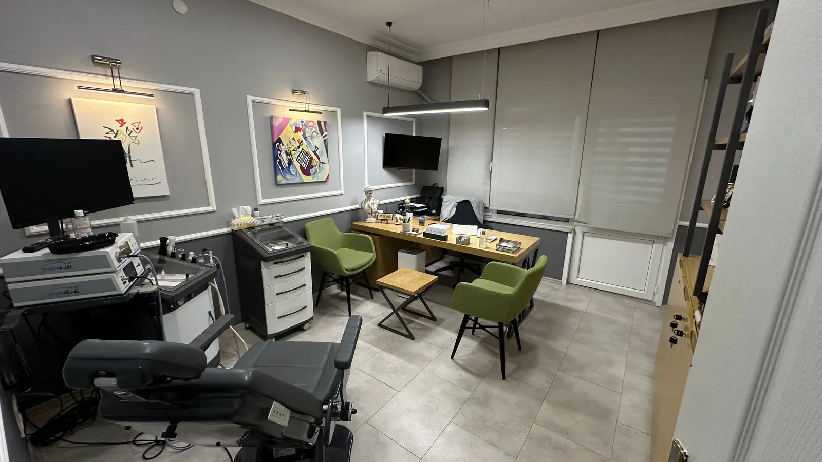 Clinic-provided photograph of Dr Umur Akıner
