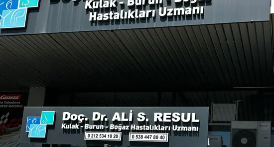 Clinic-provided photograph of Assoc. Prof. Dr Ali Seyed Resuli