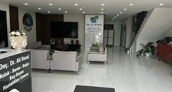 Clinic-provided photograph of Assoc. Prof. Dr Ali Seyed Resuli