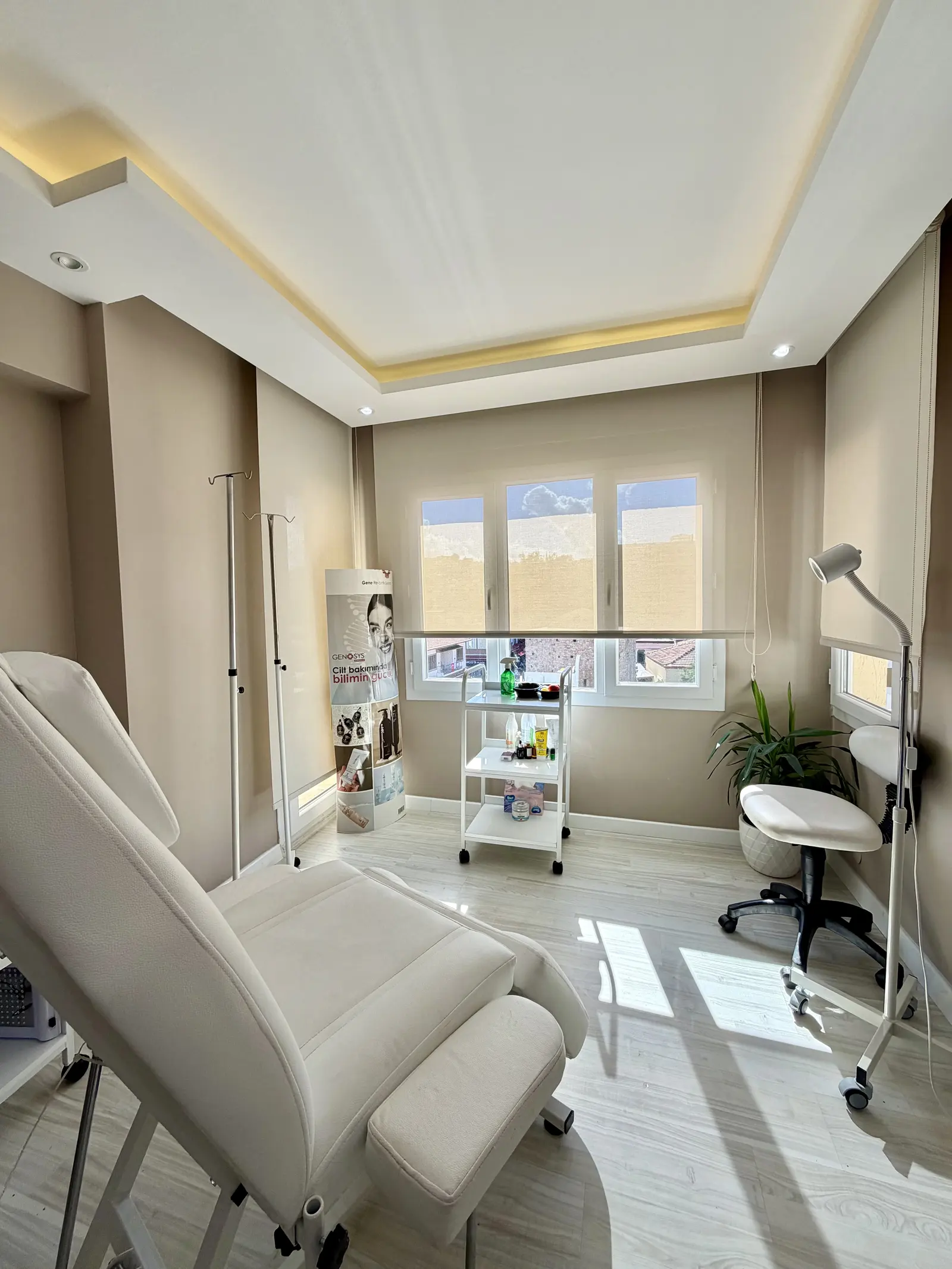 Clinic-provided photograph of Dr Gökçe Yılmaz