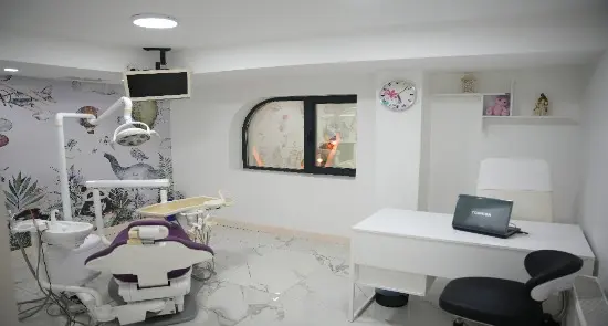 Clinic-provided photograph of 32 Dent Kızılay