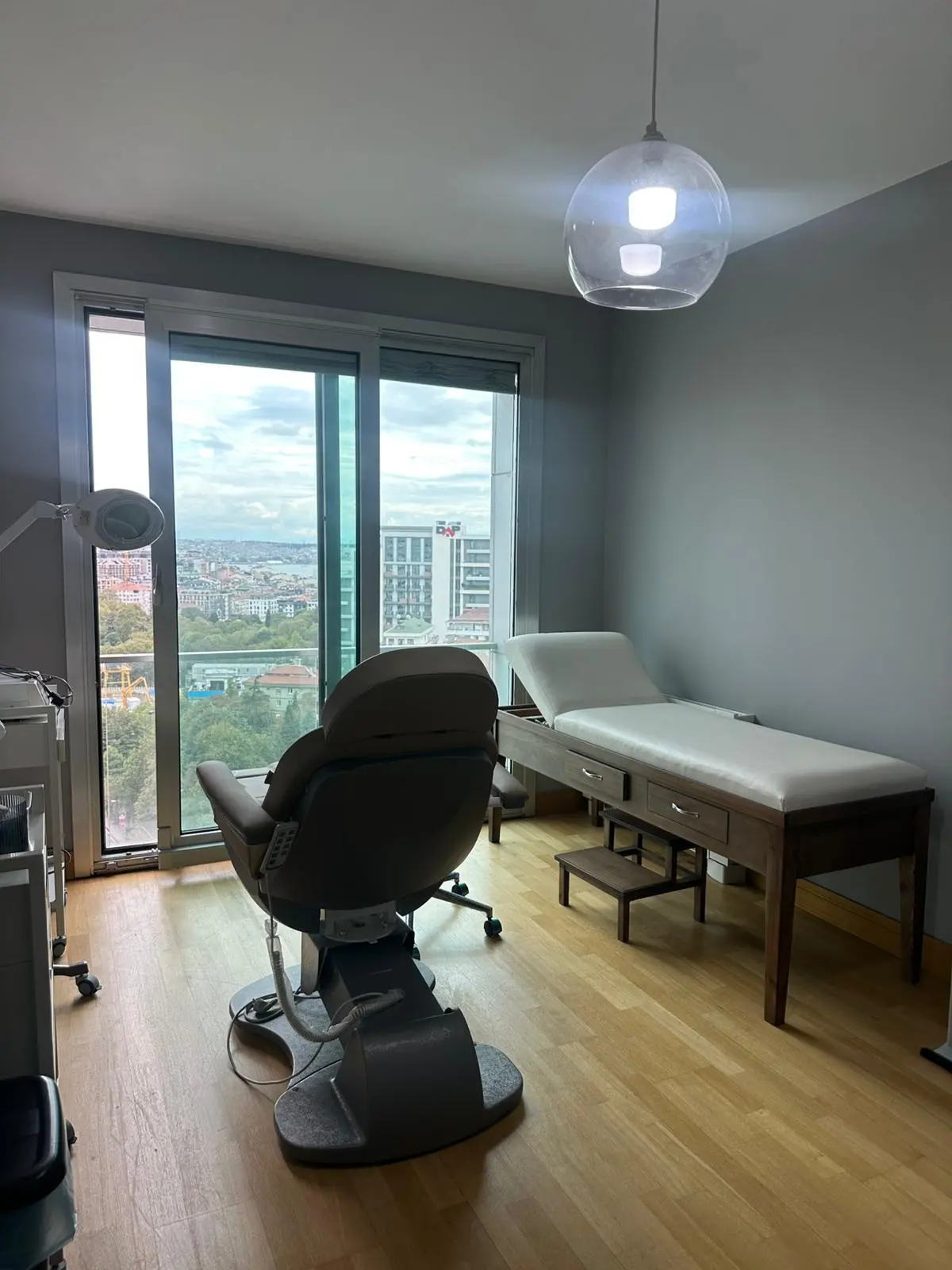 Clinic-provided photograph of Dr Servet Ada