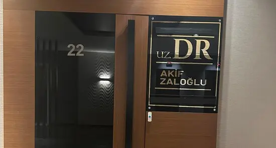 Clinic-provided photograph of Dr Mehmet Akif Zaloğlu