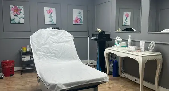 Clinic-provided photograph of Dr Mehmet Akif Zaloğlu