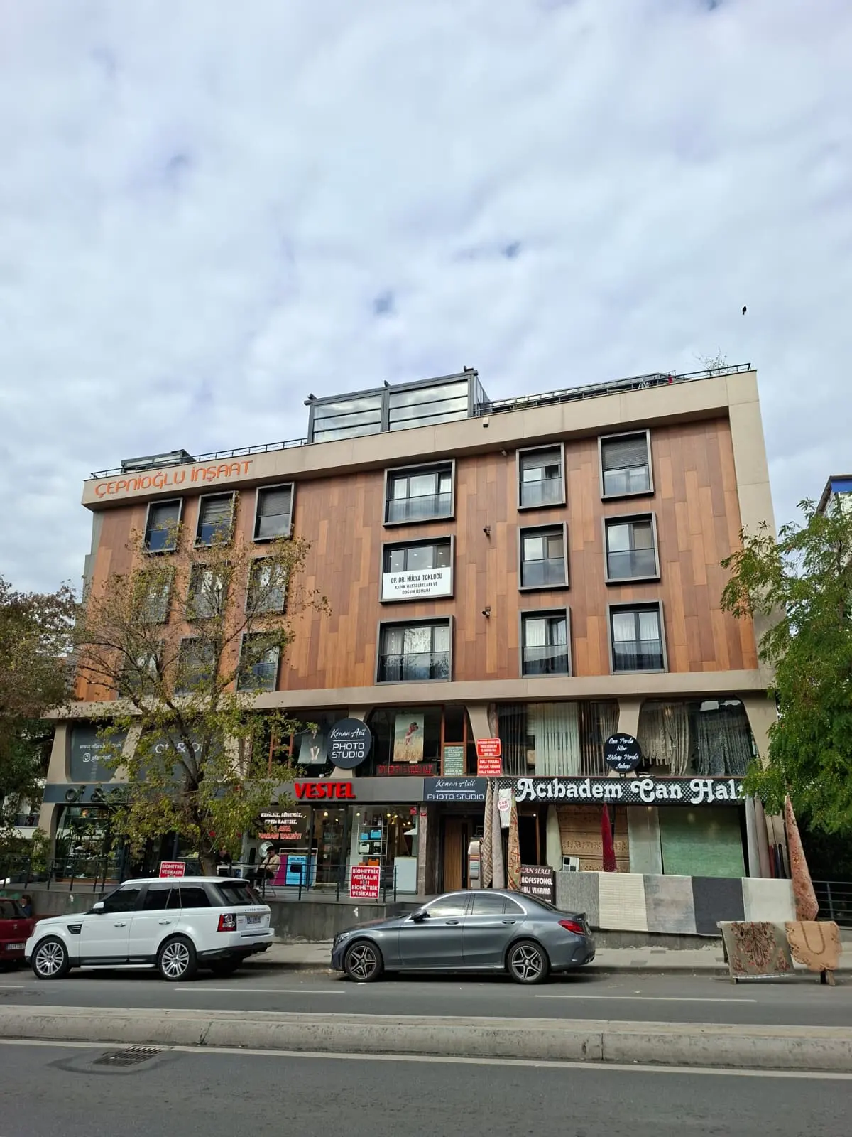 Clinic-provided photograph of Dr Hülya Toklucu
