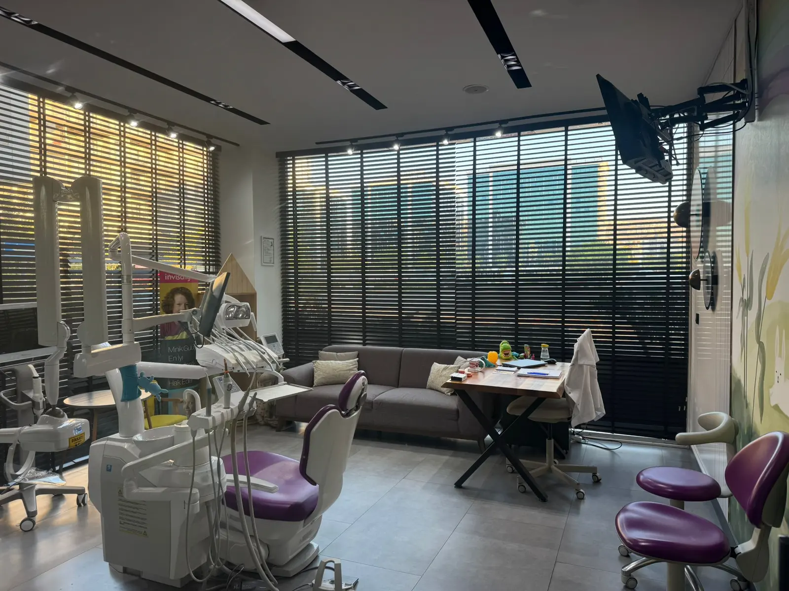 Clinic-provided photograph of Omnia Dental Clinic