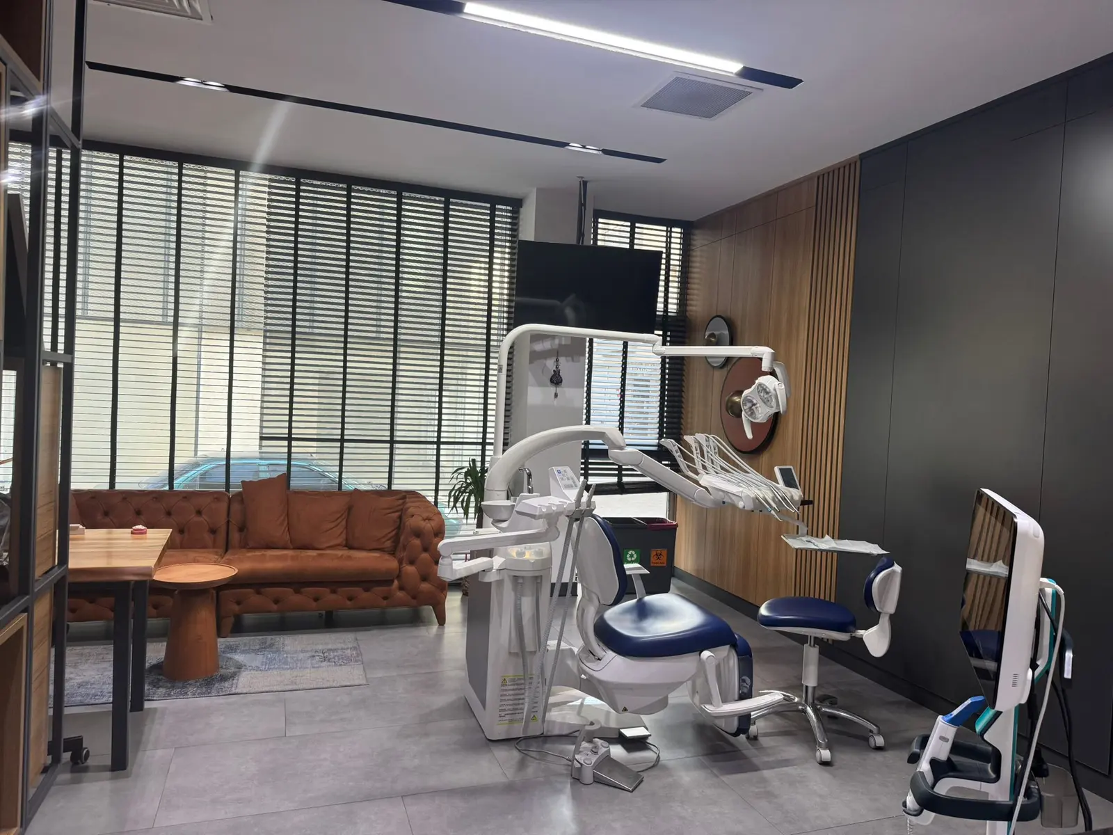 Clinic-provided photograph of Omnia Dental Clinic