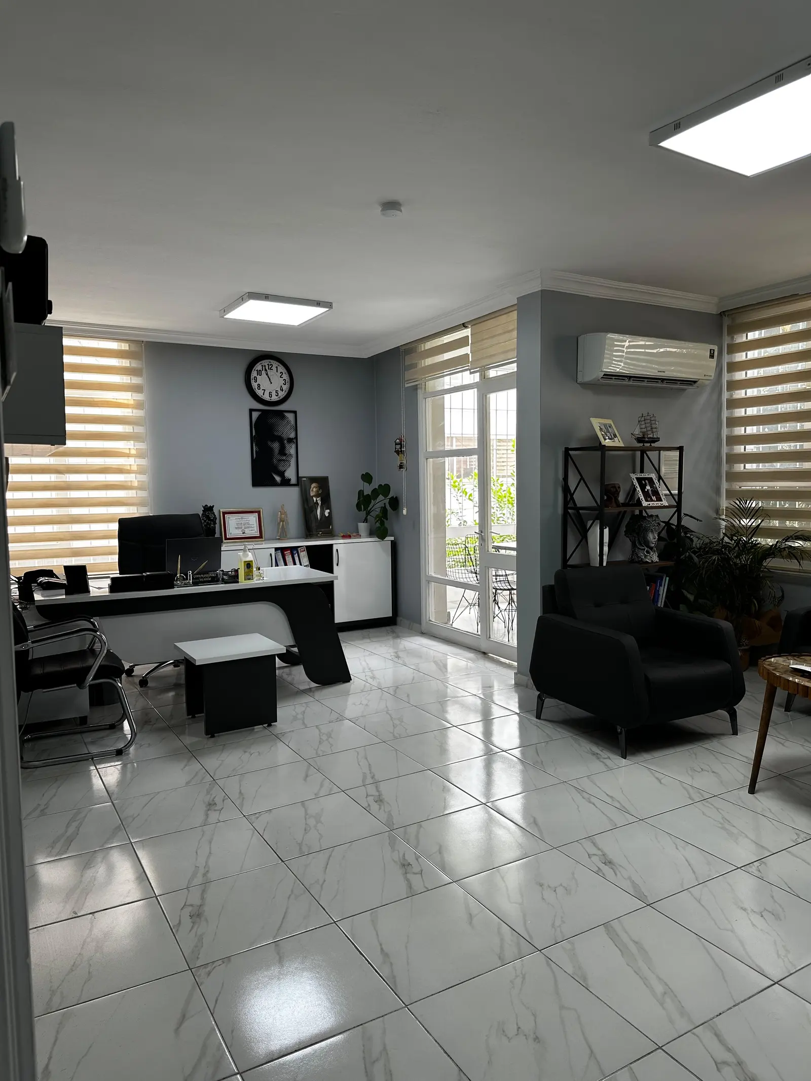 Clinic-provided photograph of Dr Gökhan Düşünmez