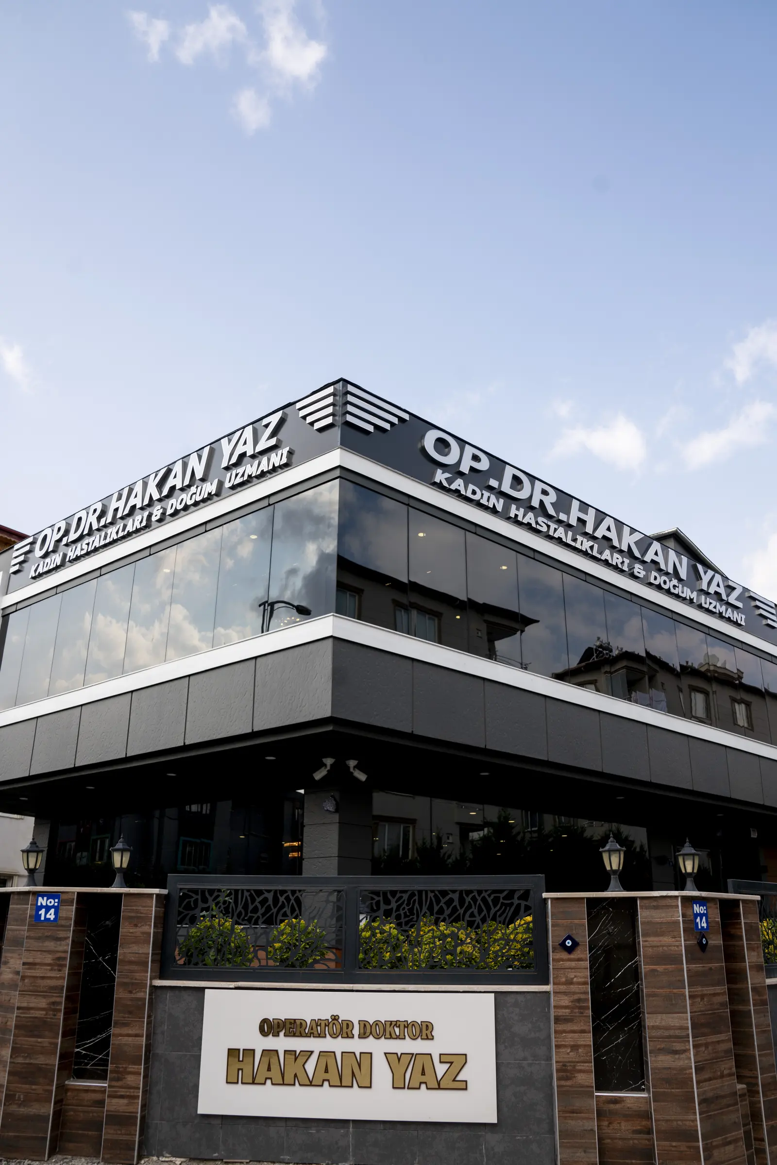 Clinic-provided photograph of Dr Hakan Yaz