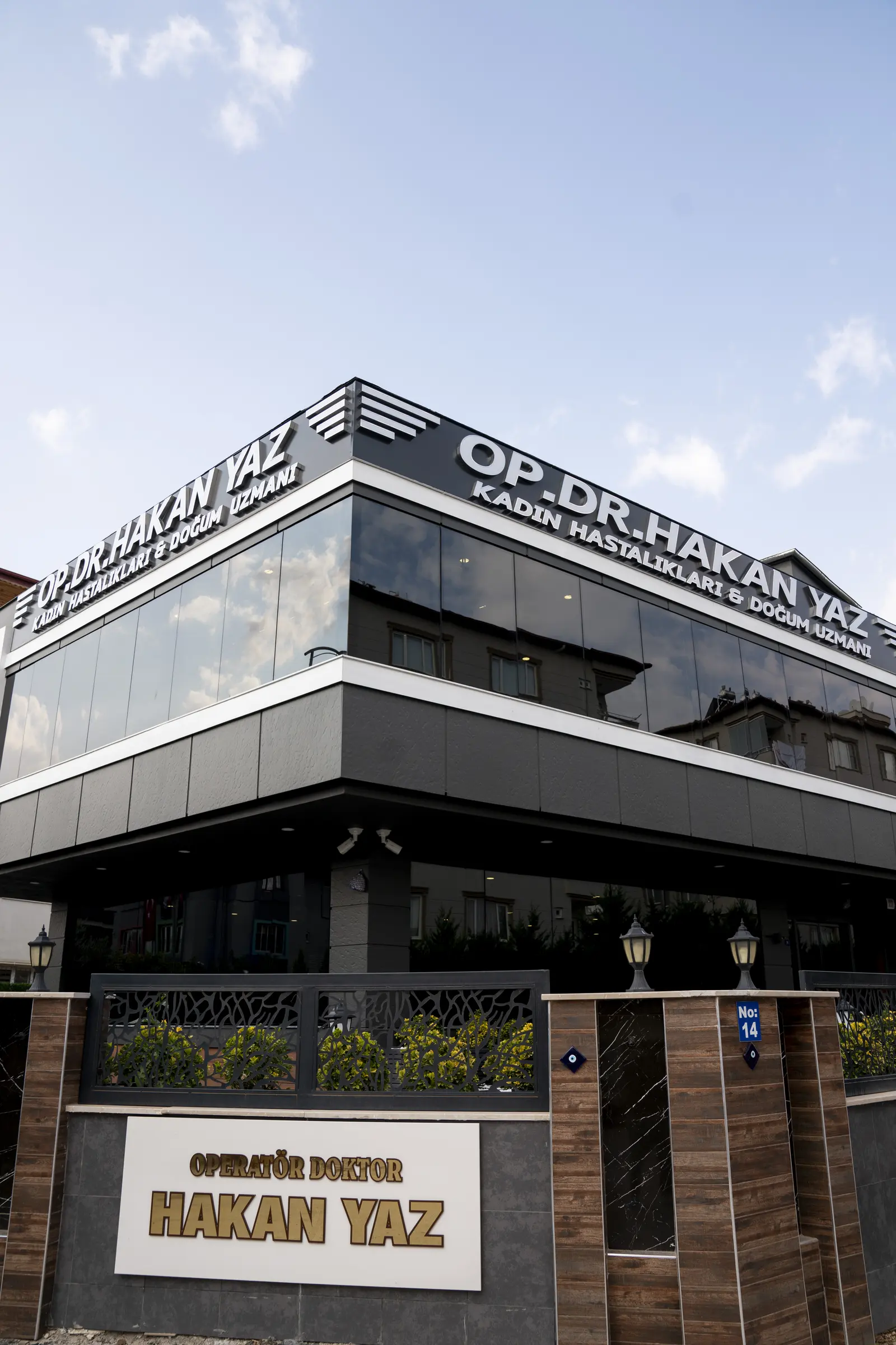 Clinic-provided photograph of Dr Hakan Yaz