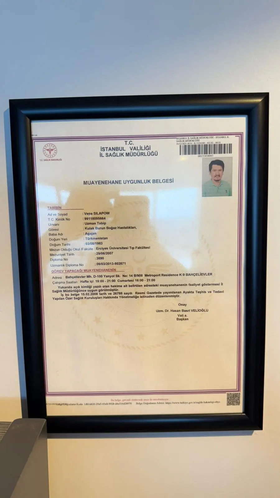 Clinic-provided photograph of Dr Vepa Sılapow