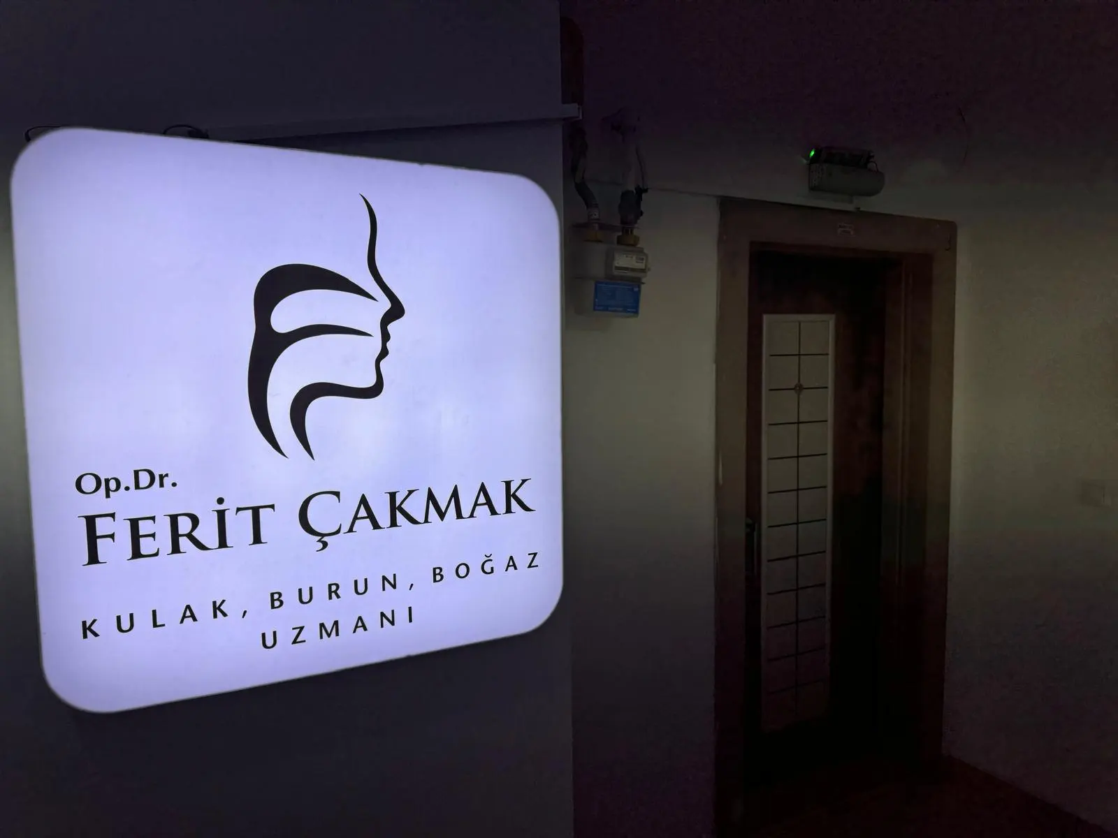 Clinic-provided photograph of Dr Ferit Çakmak