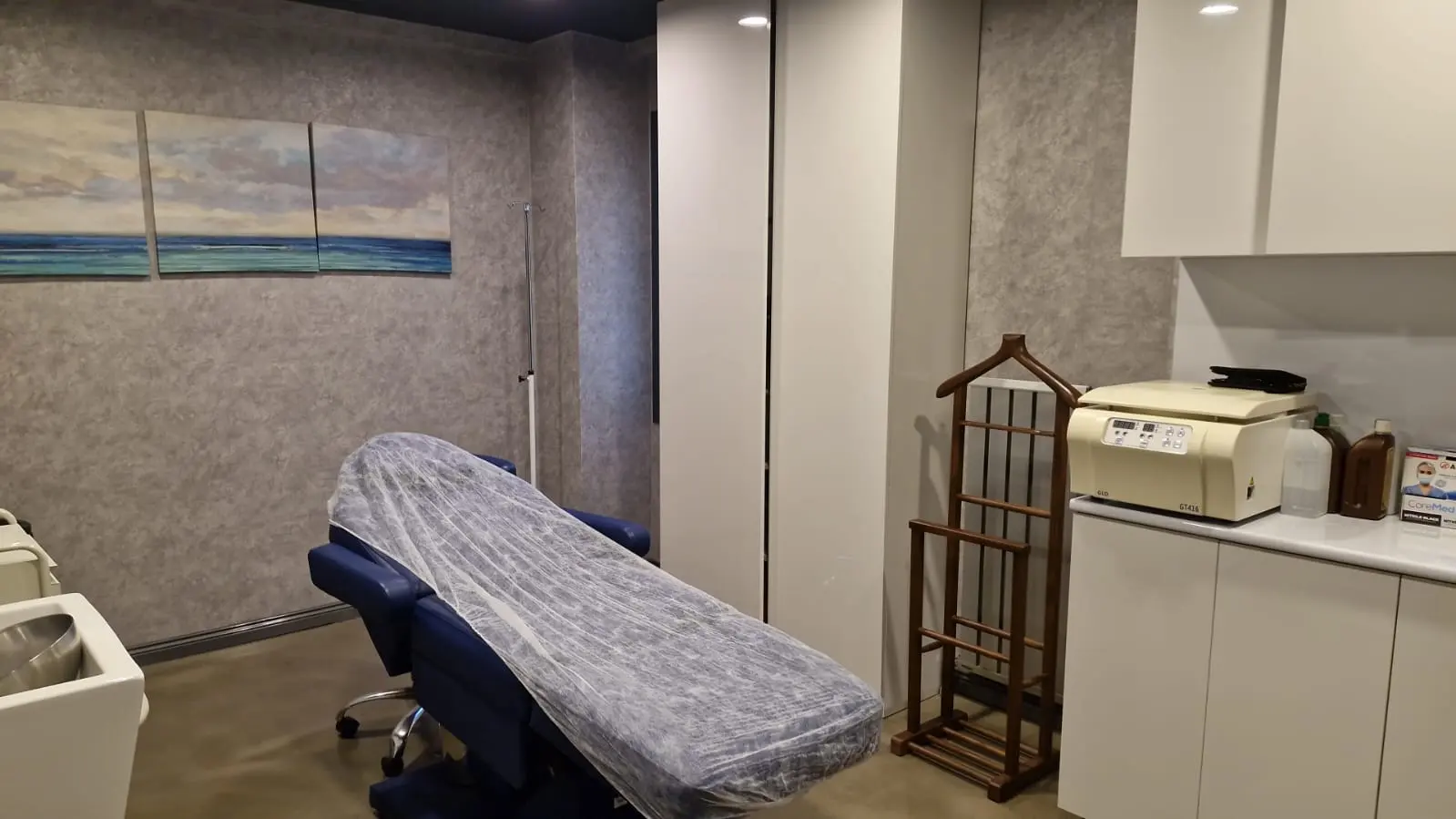 Clinic-provided photograph of Dr Yunus Doğan
