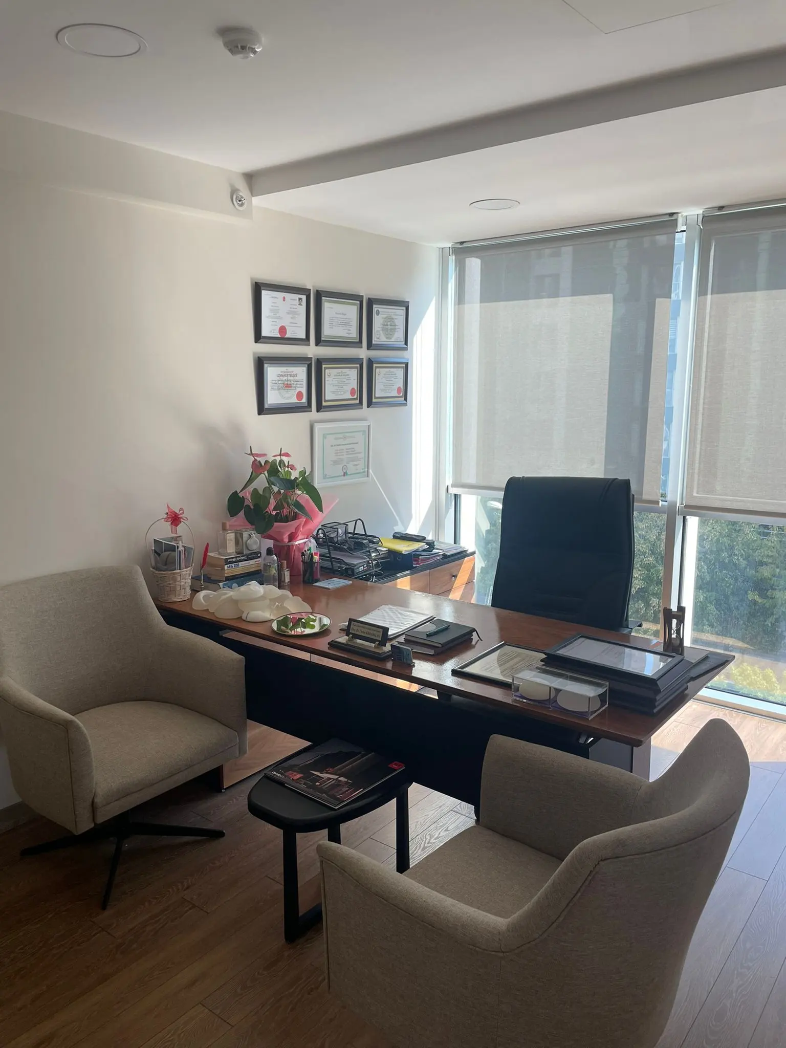 Clinic-provided photograph of Assoc. Prof. Dr Önder Karaaslan