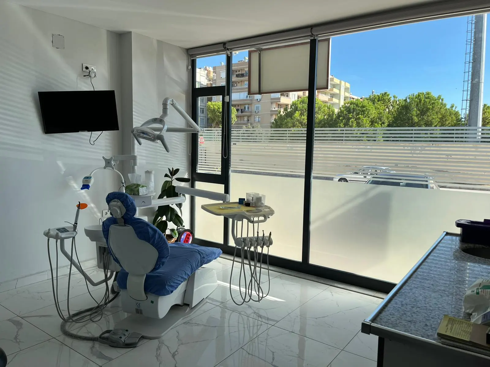 Clinic-provided photograph of Dr Adem Yılmaz