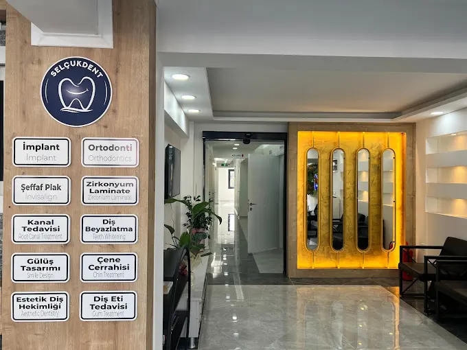 Clinic-provided photograph of Selçuk Dent Özdere