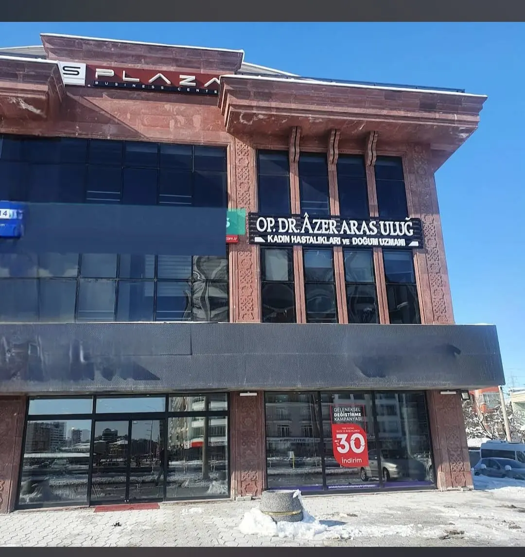 Clinic-provided photograph of Dr Âzer Aras Uluğ (Aras)
