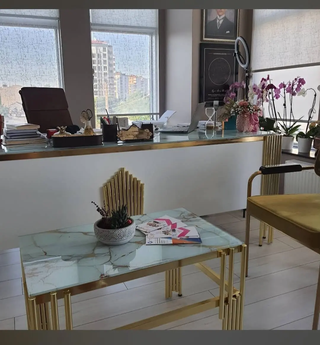 Clinic-provided photograph of Dr Âzer Aras Uluğ (Aras)