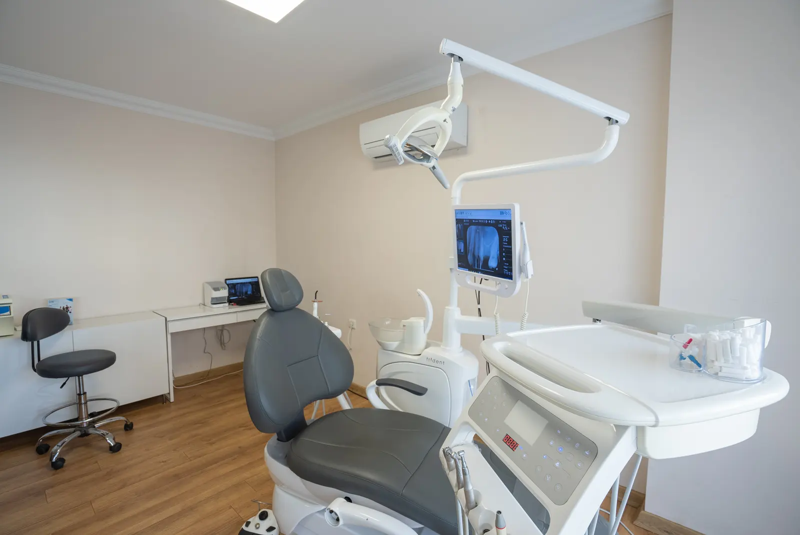 Clinic-provided photograph of Özge Kolkesen Şahin Dental Clinic