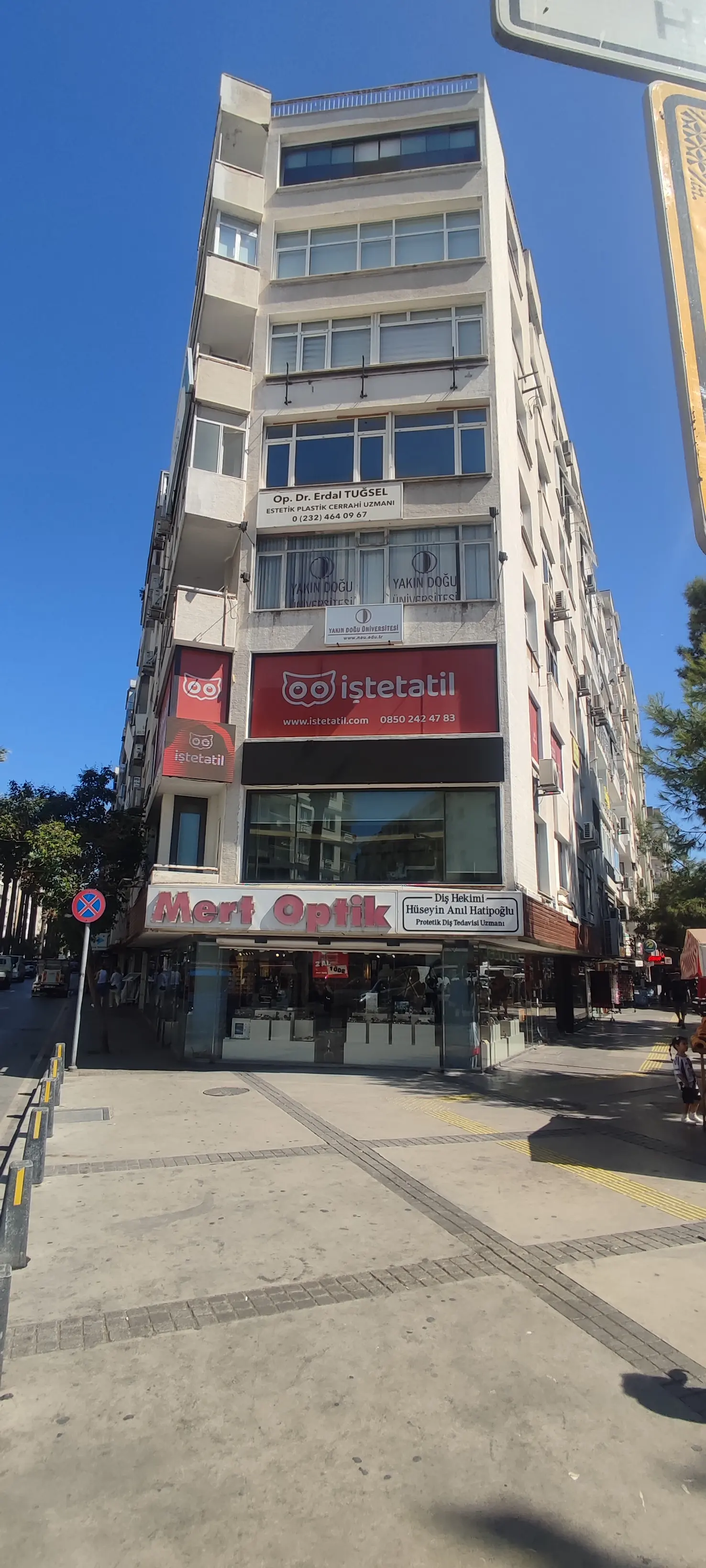 Von der Klinik bereitgestelltes Foto von Dr. Erdal Tuğsel