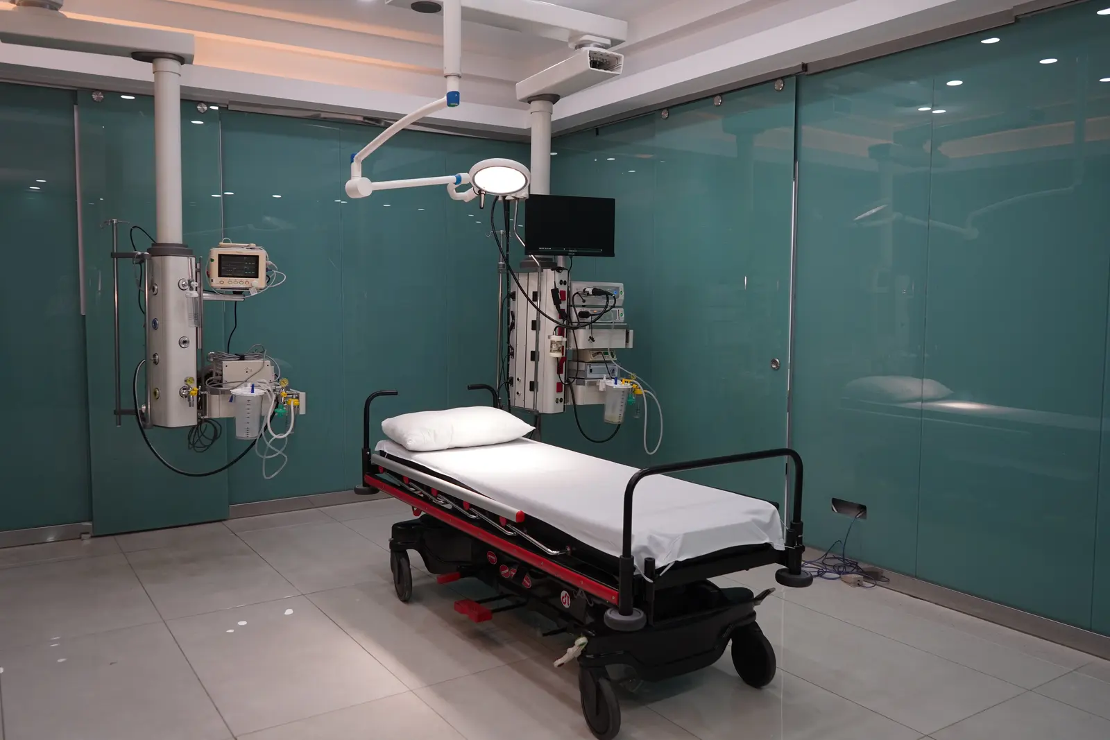 Clinic-provided photograph of Avicenna Umut Hospital