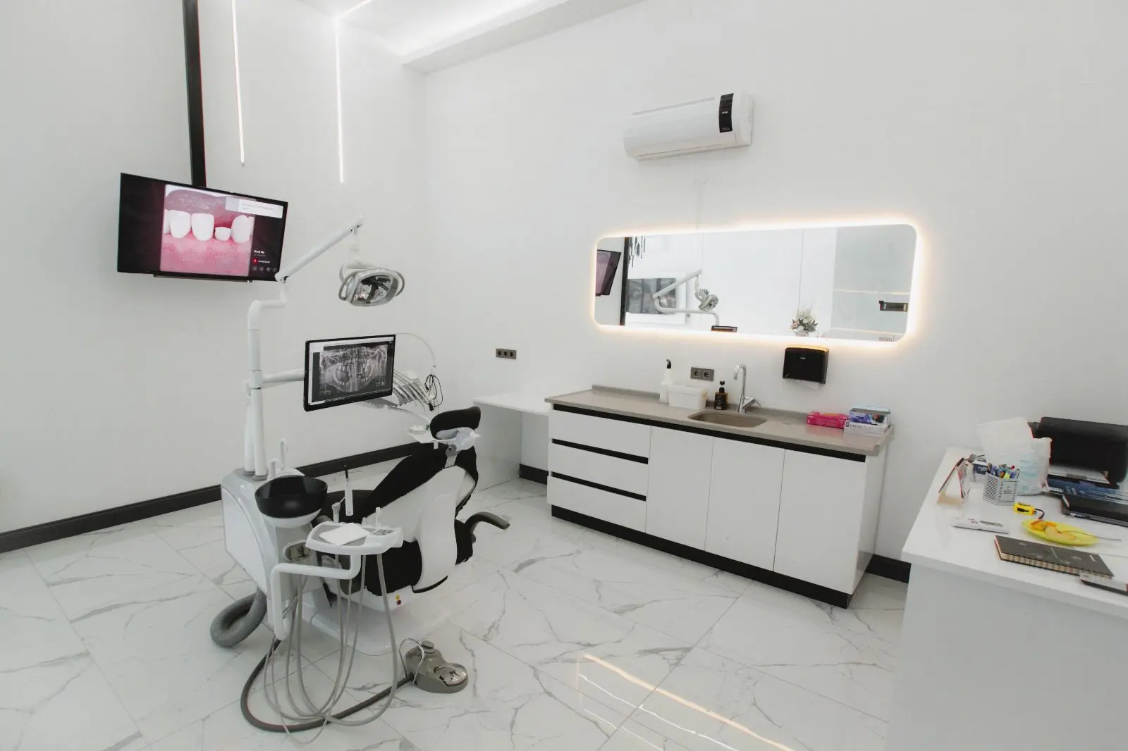 Clinic-provided photograph of Erdent Dental Clinic