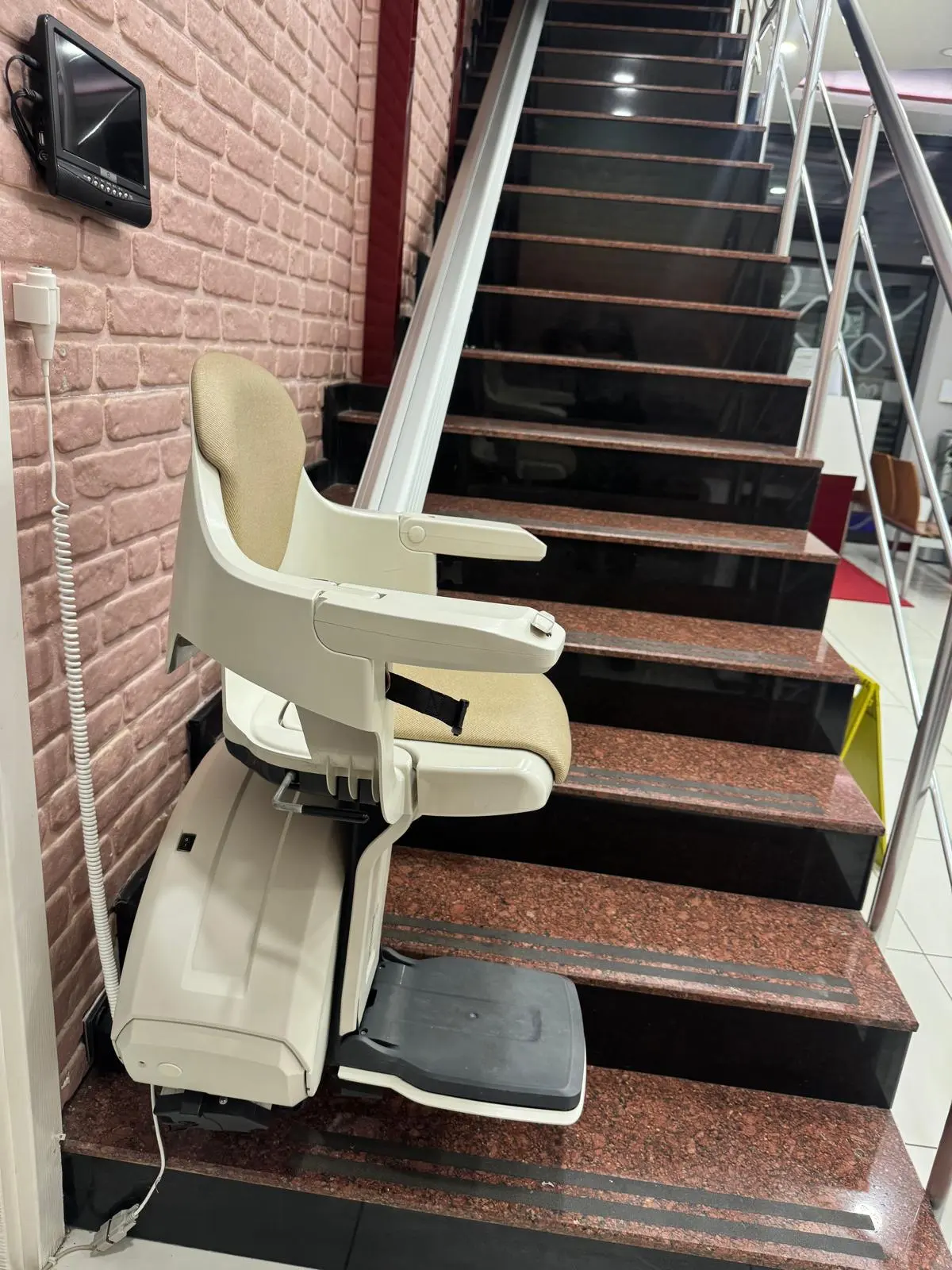 Clinic-provided photograph of Uğur Erçiftçi Dentasey Dental Clinic
