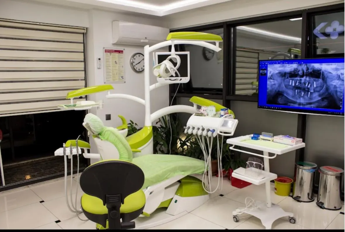 Clinic-provided photograph of Uğur Erçiftçi Dentasey Dental Clinic