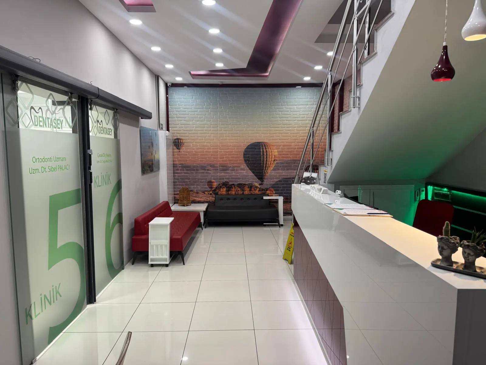 Clinic-provided photograph of Uğur Erçiftçi Dentasey Dental Clinic