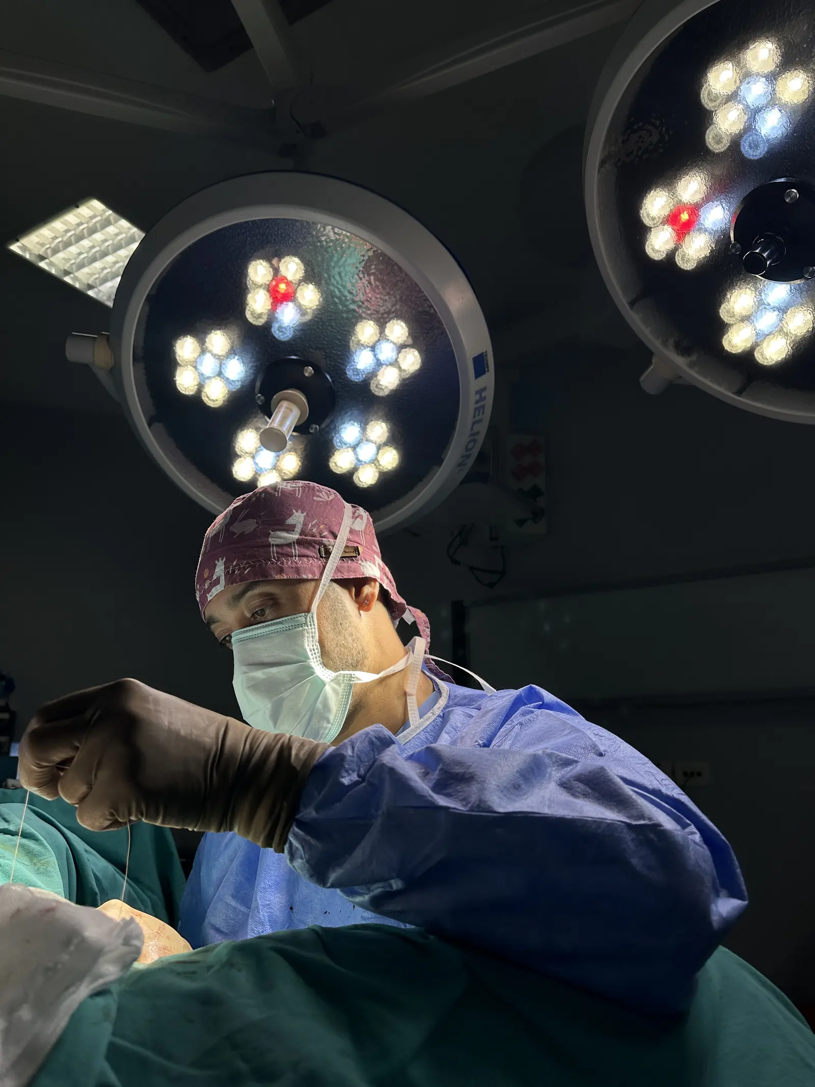 Clinic-provided photograph of Dr Erhan Hüseyin Cömert
