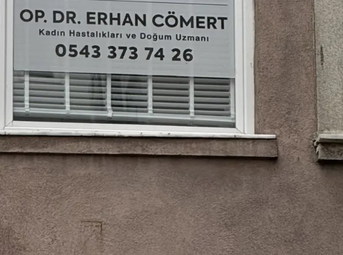 Clinic-provided photograph of Dr Erhan Hüseyin Cömert