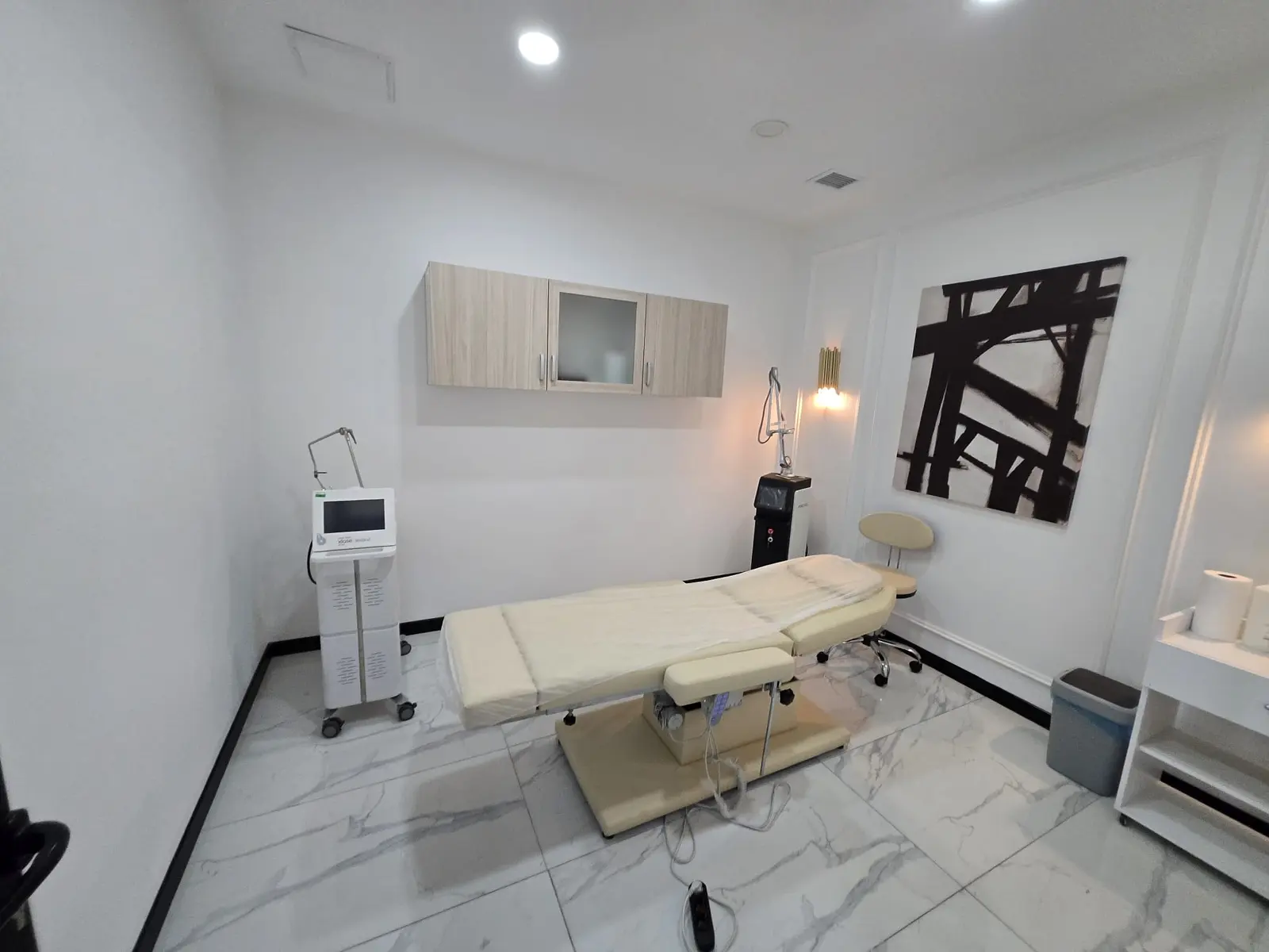 Clinic-provided photograph of Dr Ökkeş Şimşek