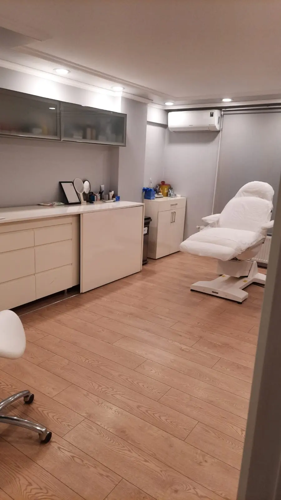 Clinic-provided photograph of Dr Candemir Ceran