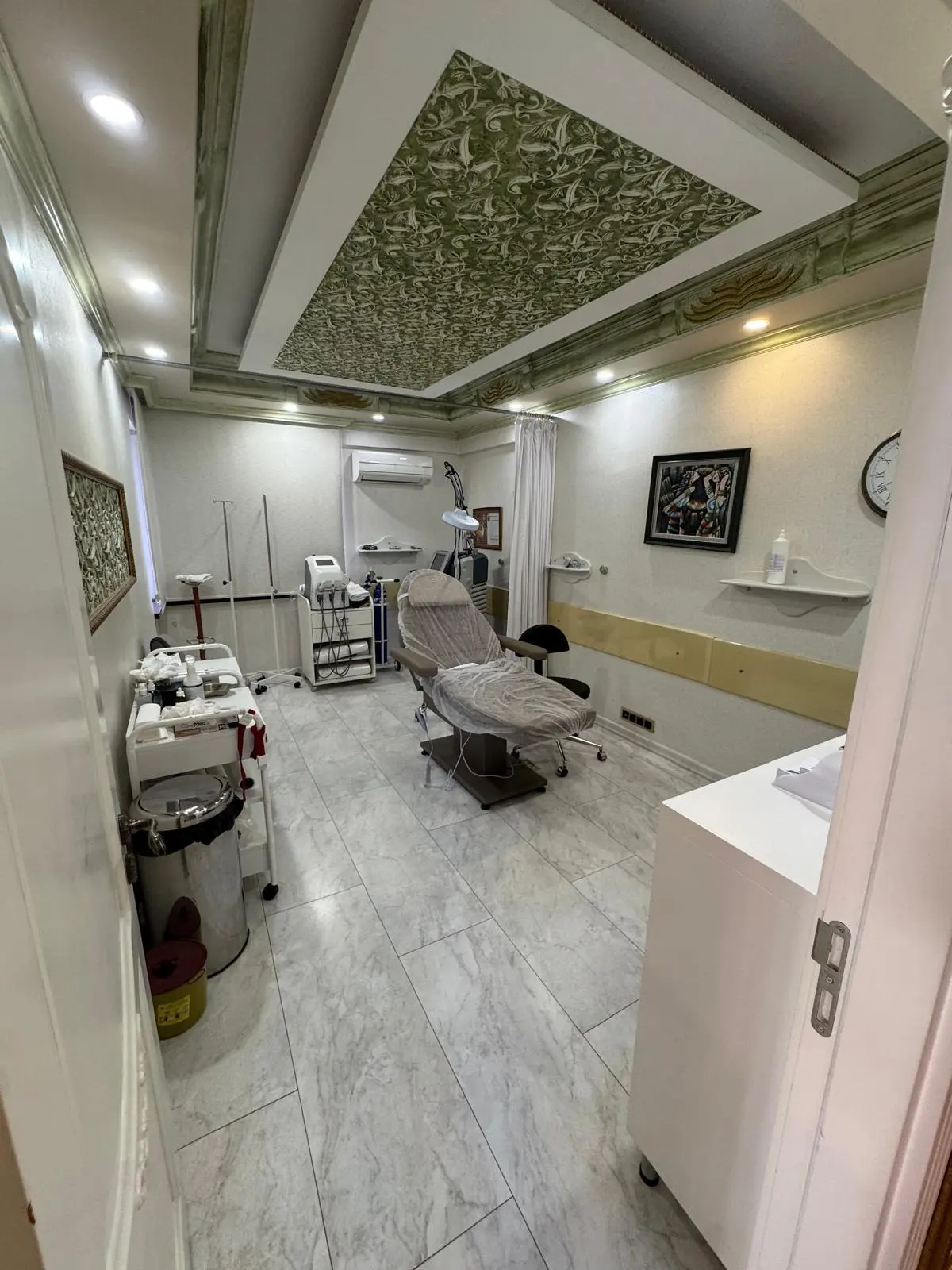 Clinic-provided photograph of Akumer Clinic