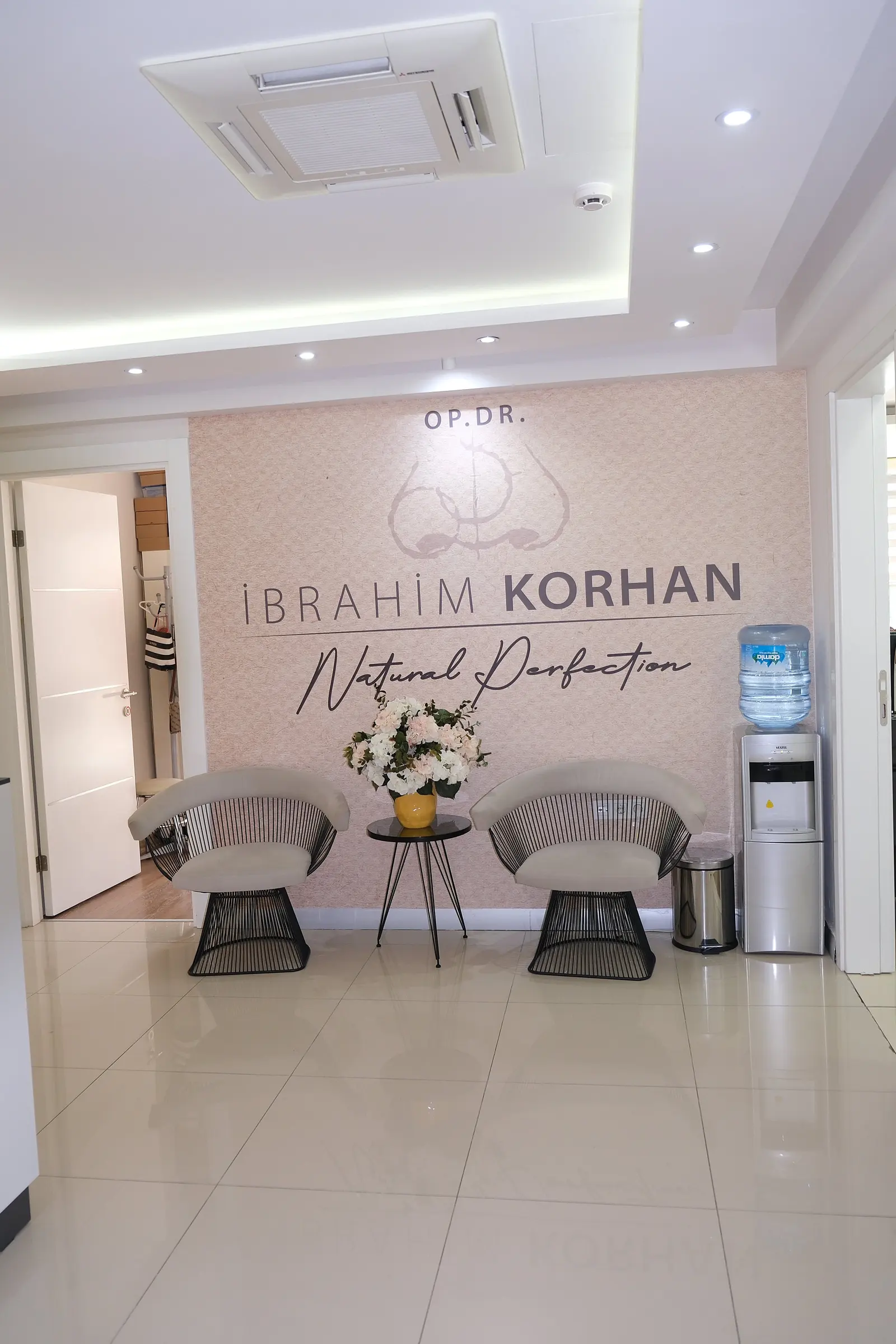 Clinic-provided photograph of Dr İbrahim Korhan