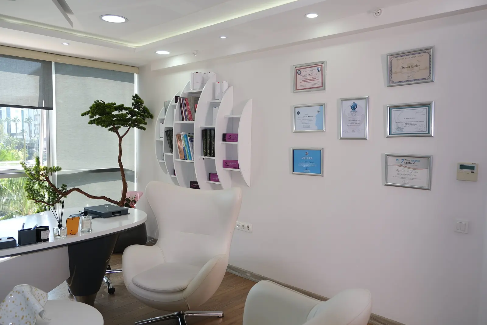 Clinic-provided photograph of Dr İbrahim Korhan