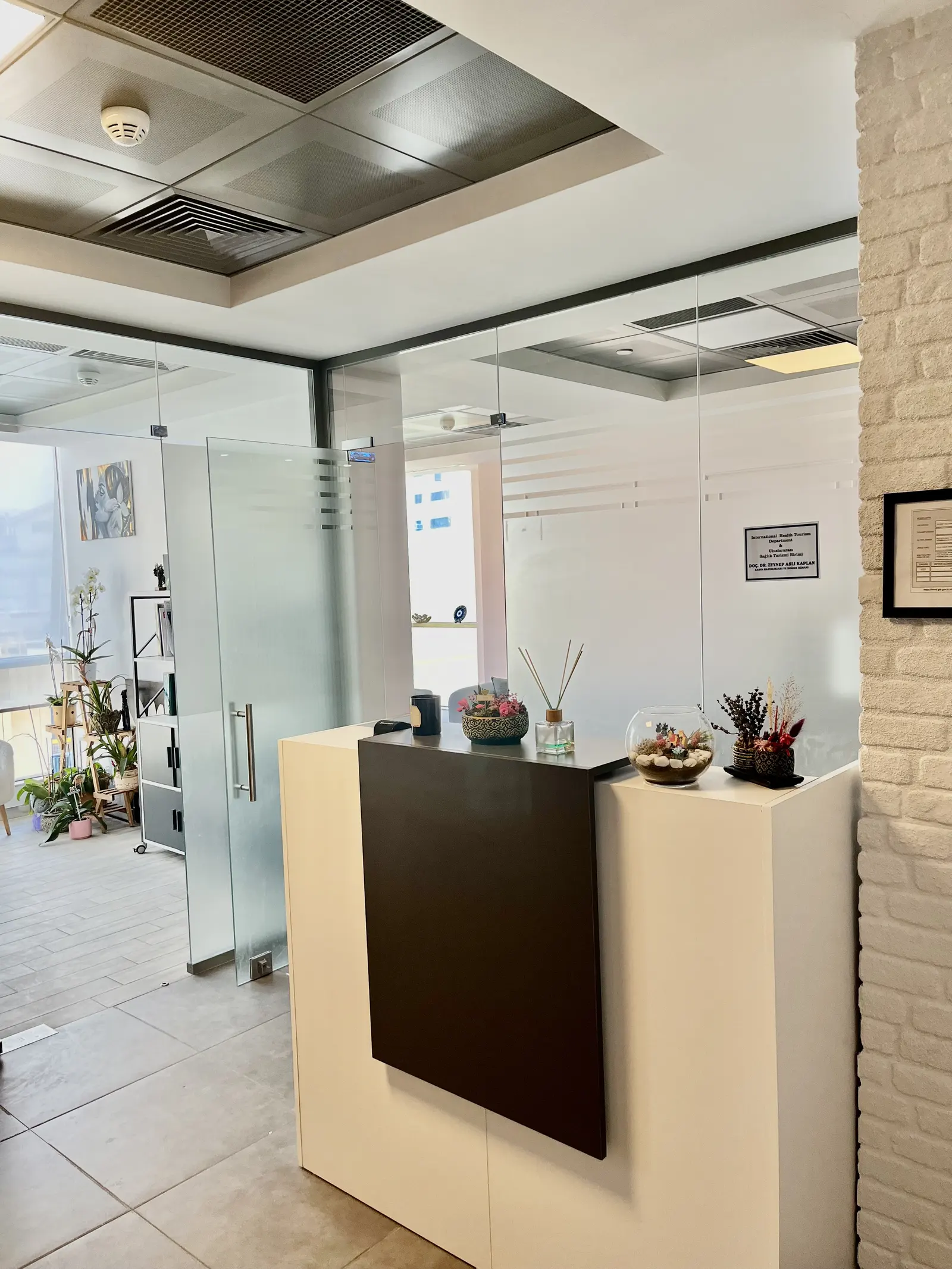 Clinic-provided photograph of Assoc. Prof. Dr Zeynep Aslı Kaplan