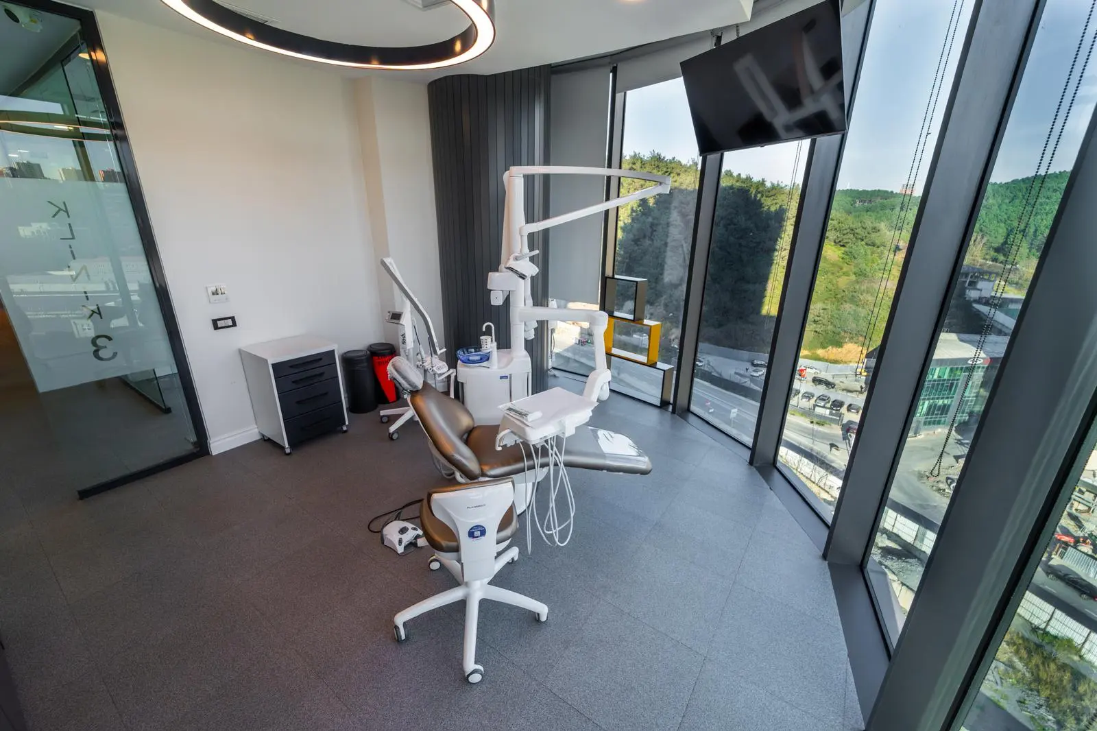 Clinic-provided photograph of KLC Dental Clinic