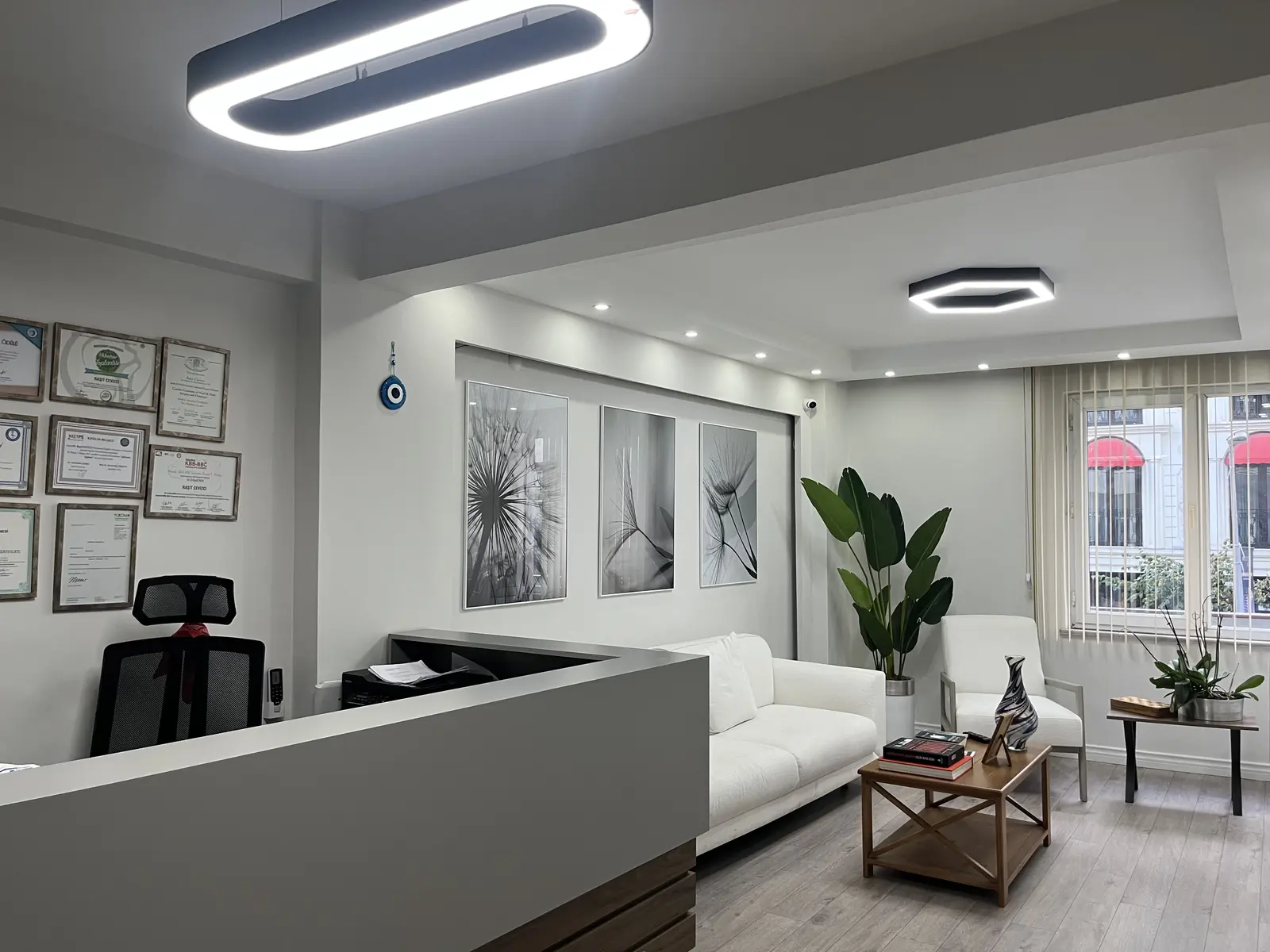 Clinic-provided photograph of Assoc. Prof. Dr Raşit Cevizci