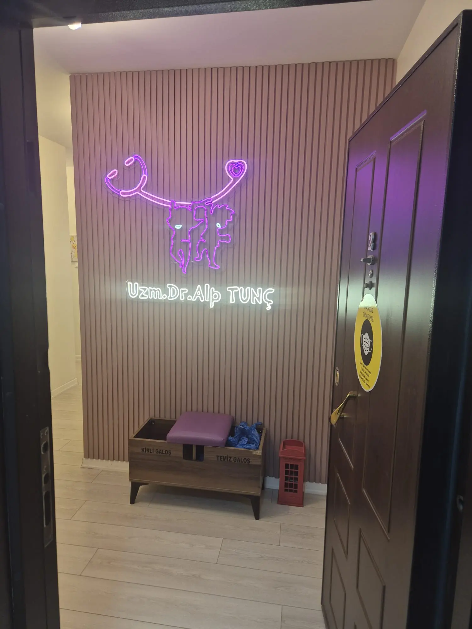 Clinic-provided photograph of Dr Alp Tunç
