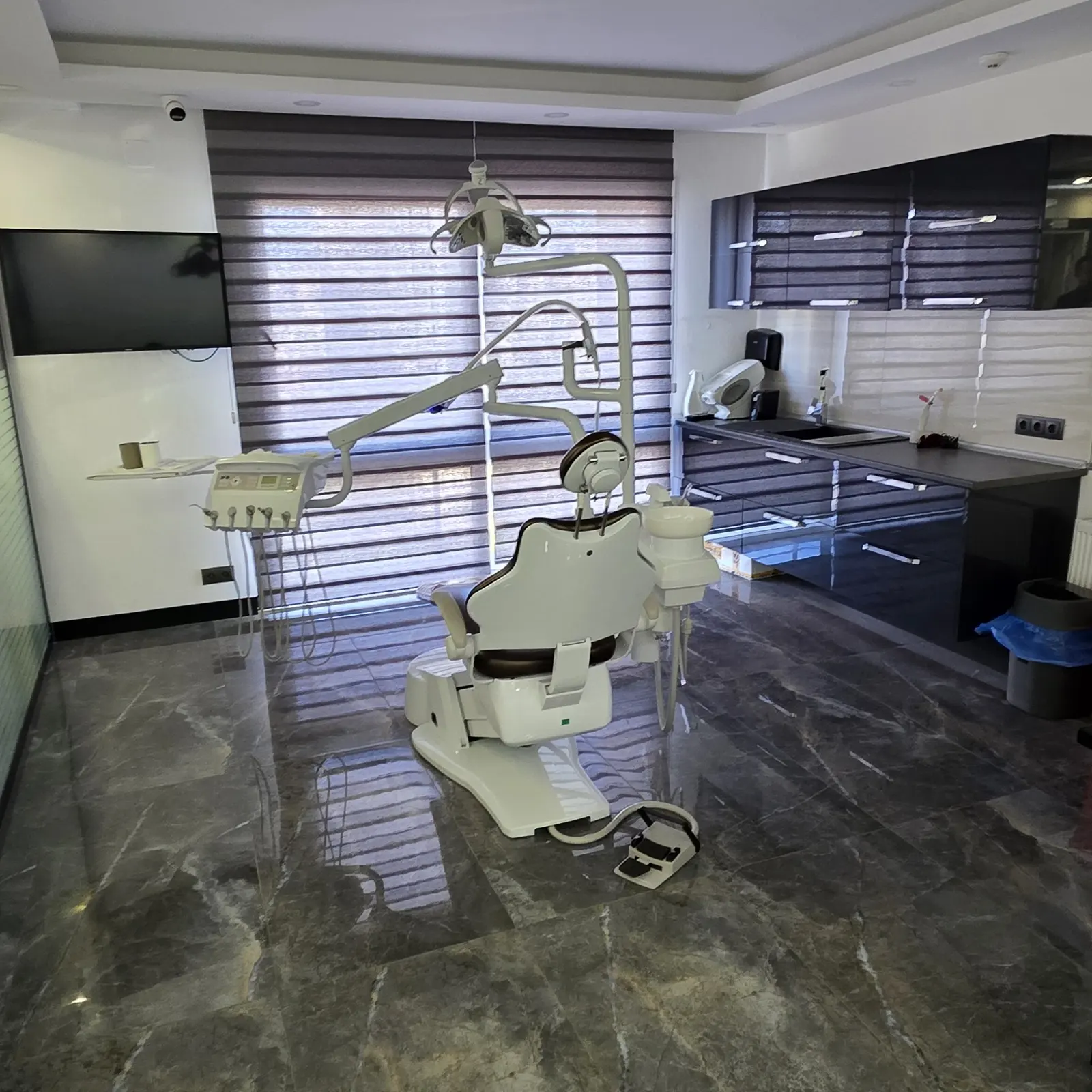Clinic-provided photograph of Dr Tayfun Turna