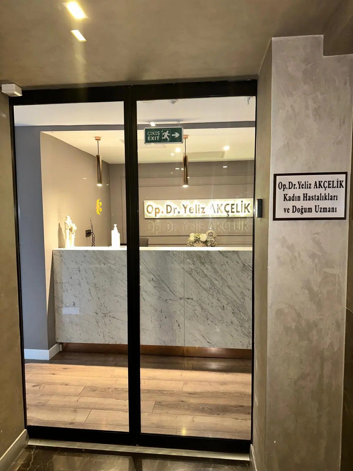 Clinic-provided photograph of Dr Yeliz Akçelik