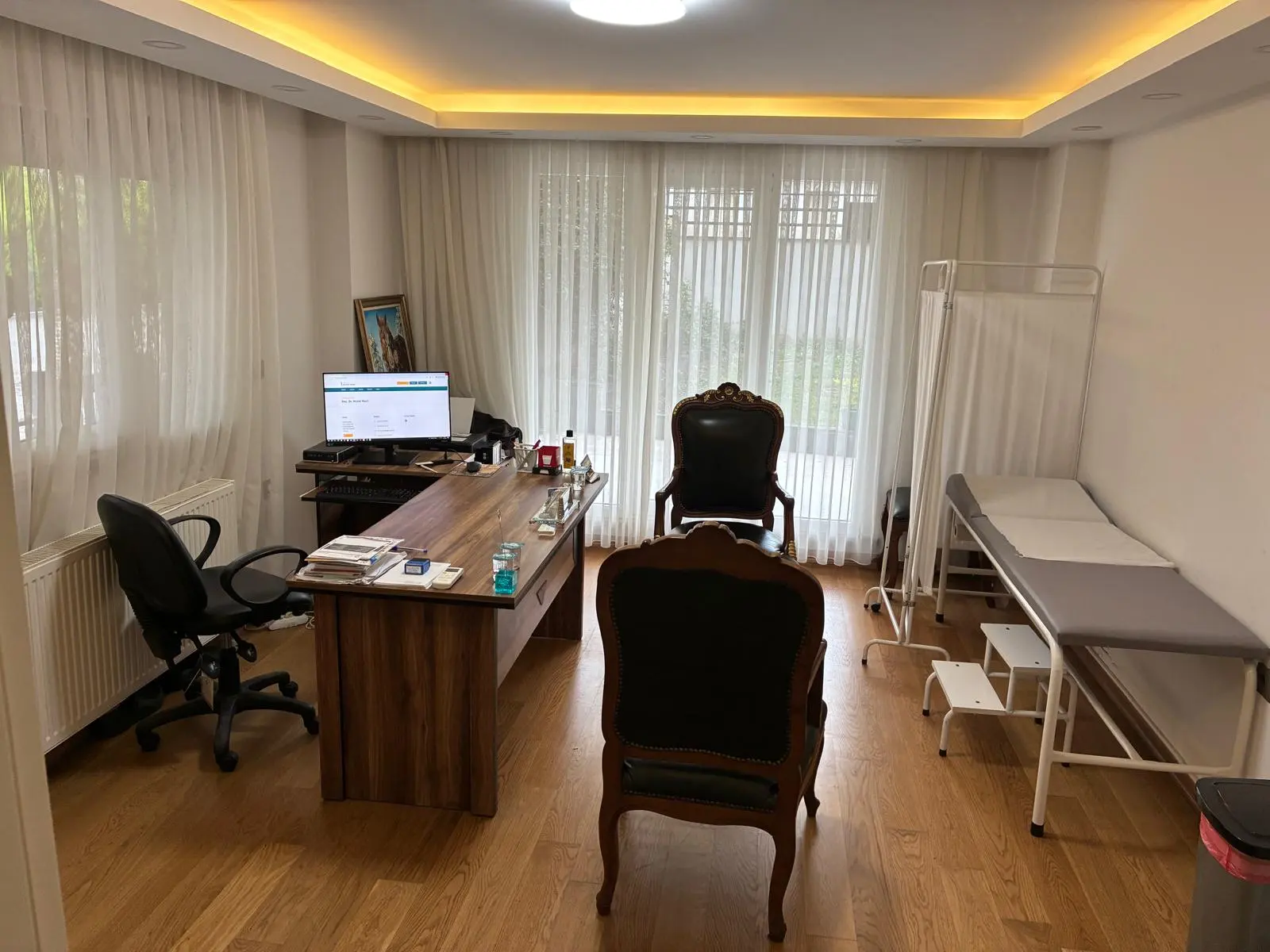 Clinic-provided photograph of Assoc. Prof. Dr Murat Mert