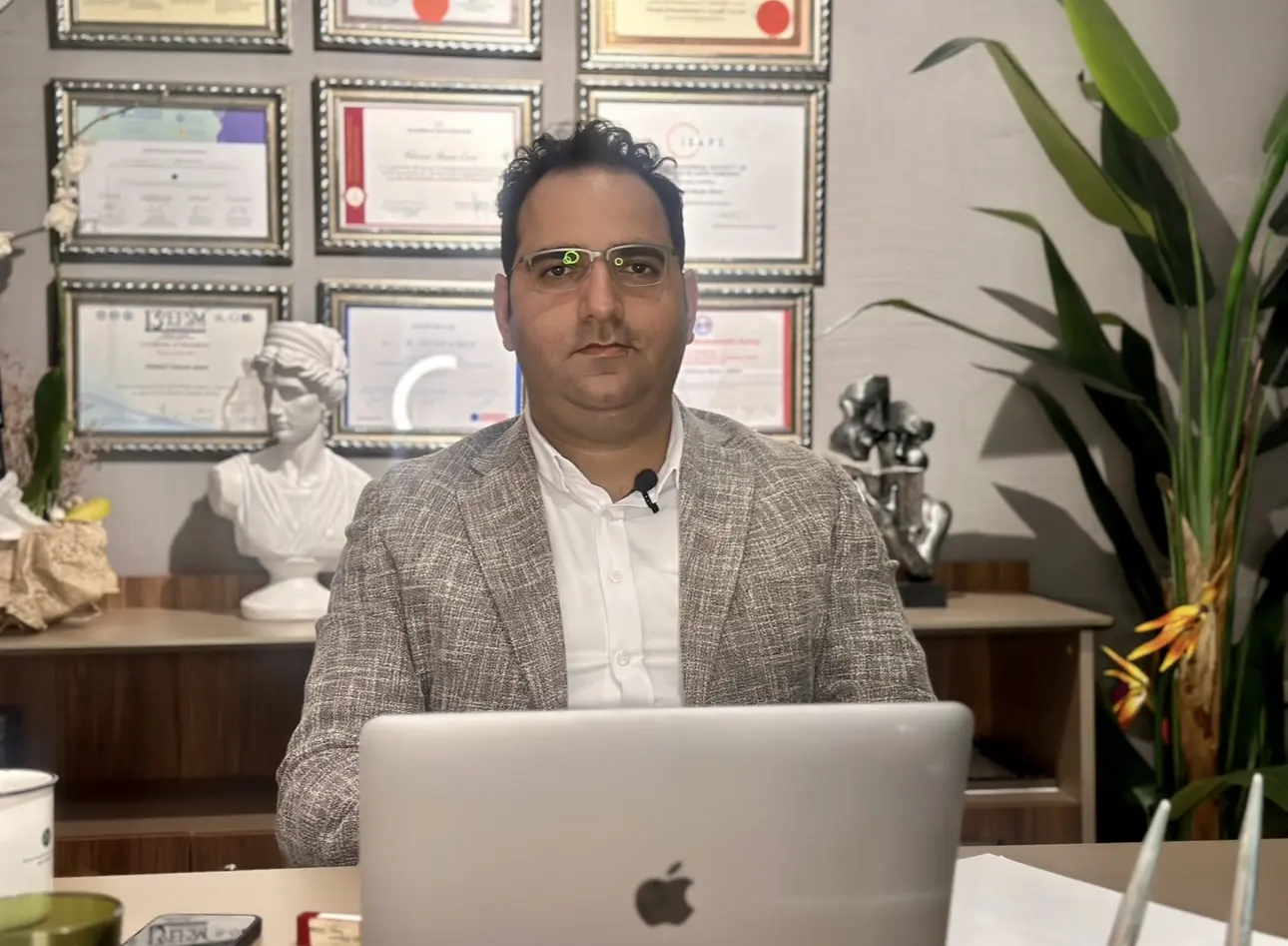 Clinic-provided photograph of Dr Hikmet İhsan Eren