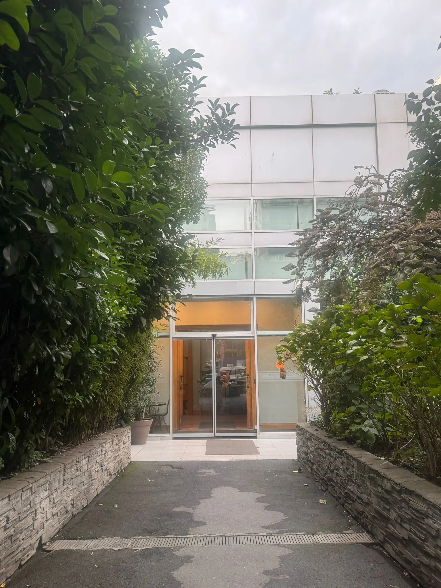 Clinic-provided photograph of Dr Müstecep Kavrut