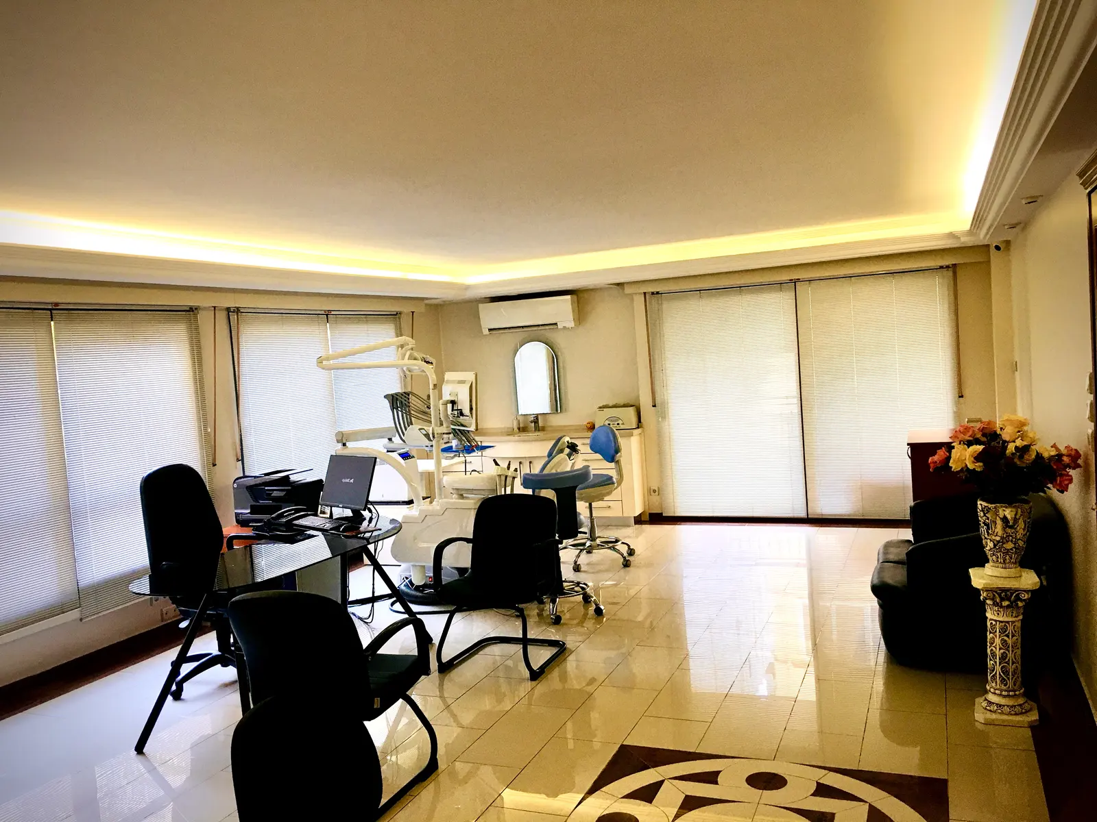 Clinic-provided photograph of Dr Aziz Kerim Türkoğlu