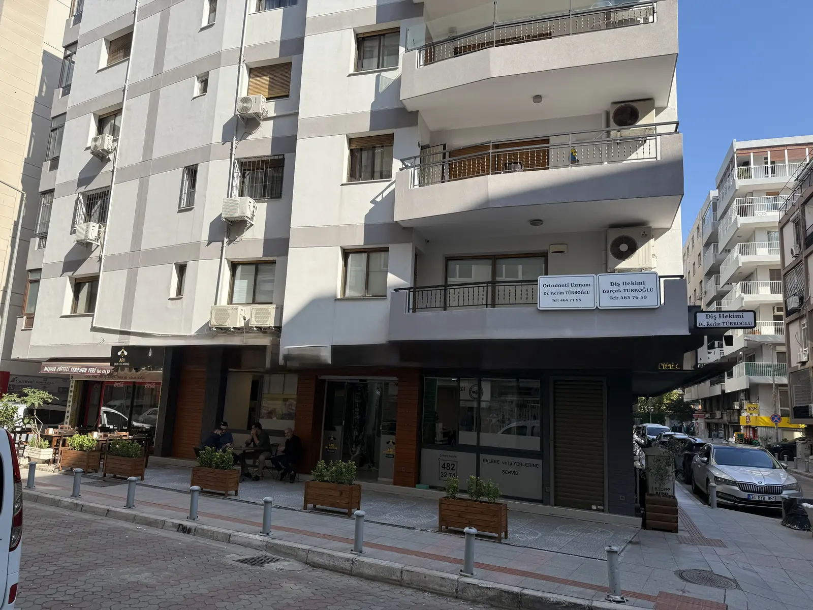 Clinic-provided photograph of Dr Aziz Kerim Türkoğlu